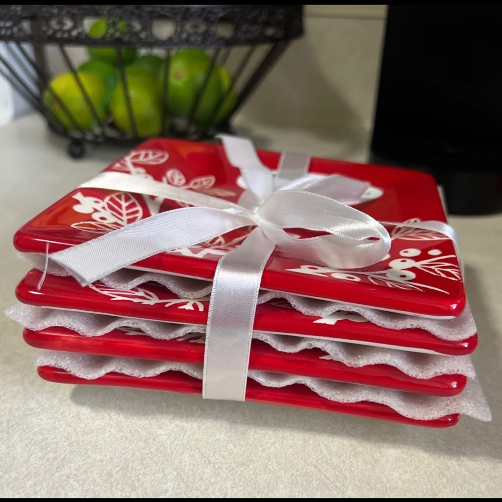 Mesa Tabletops MISTO RED Square Salad/Dessert Plate Set of 4